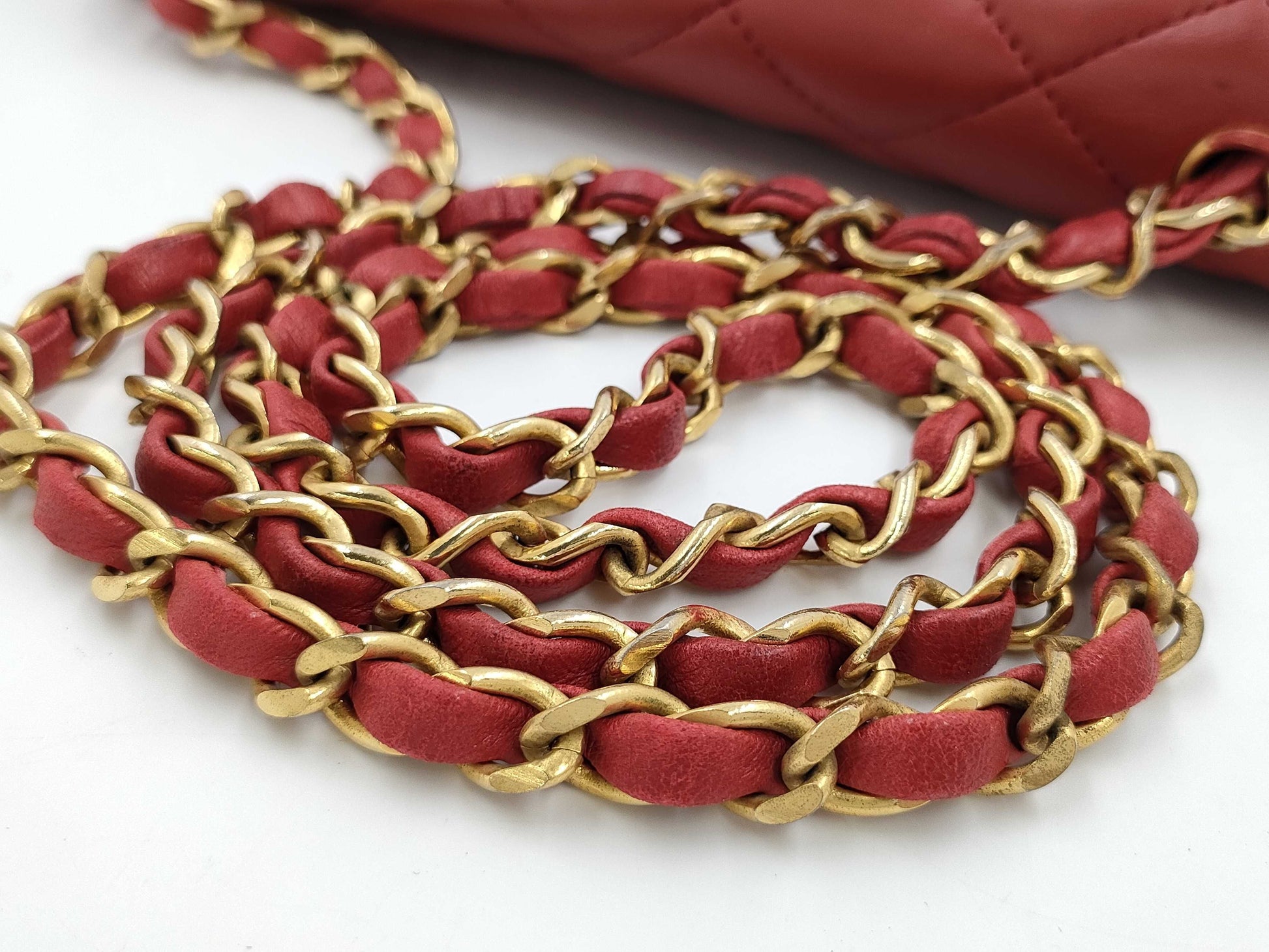 CHANEL Matlassse Lambskin Chain Shoulder Seal Bag