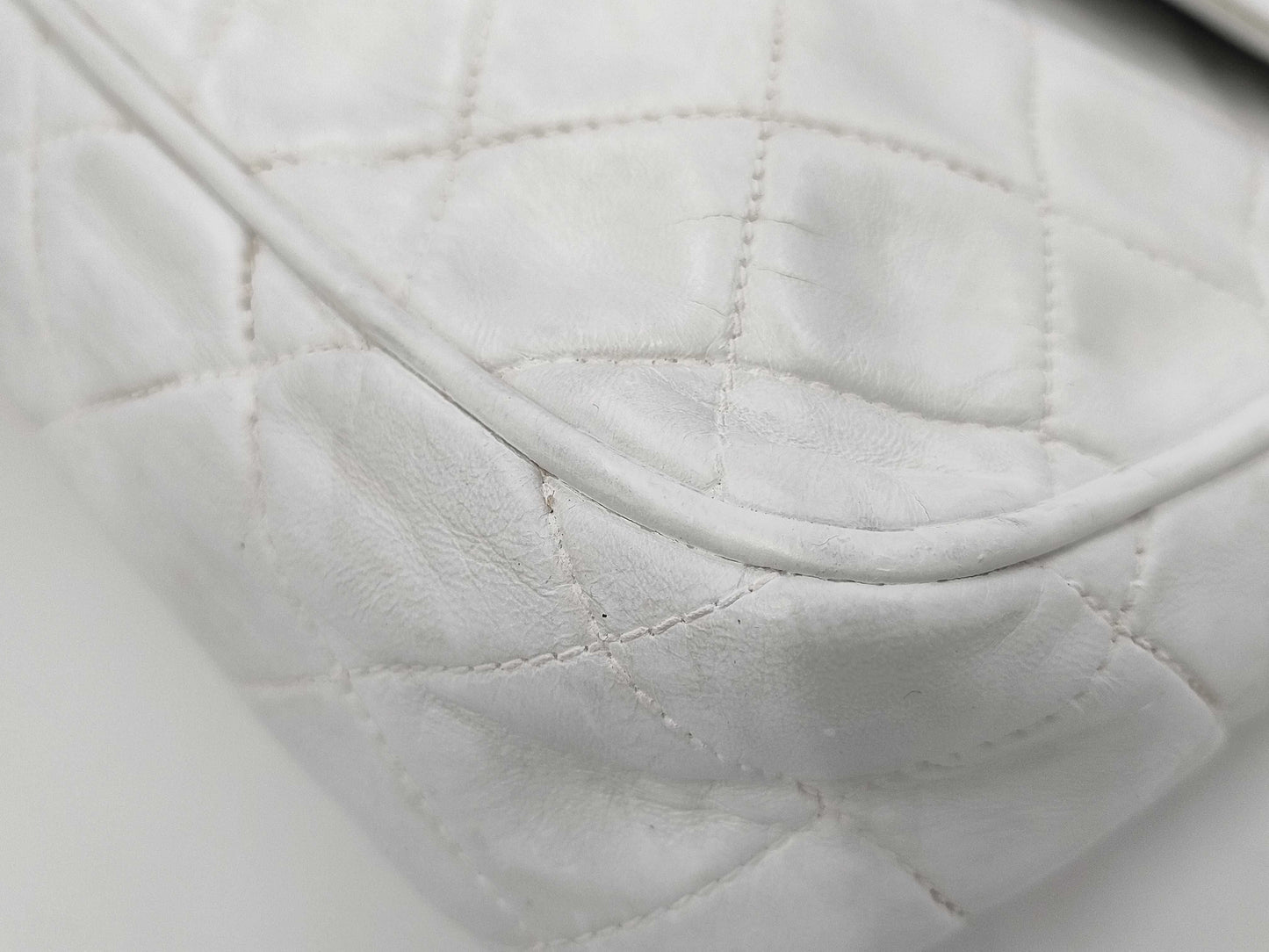 CHANEL Matlassse Lambskin Chain Shoulder Seal Bag