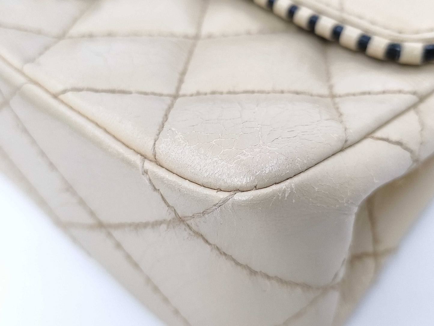 CHANEL Matlasse Lambskin Double Chain Shoulder Seal Bag