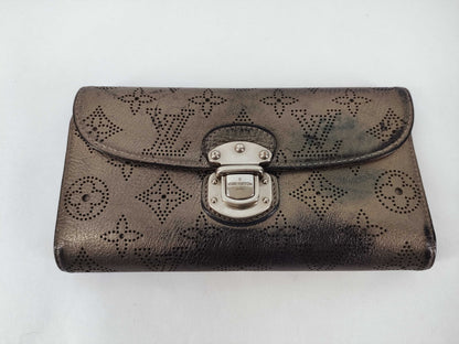 LOUIS VUITTON Mahina Vuitton Amelia Mahina M95716 TH0068 Wallet