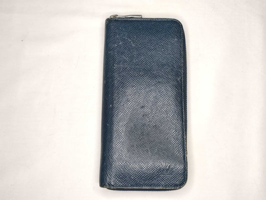LOUIS VUITTON Taiga Vuitton Vertical Taiga M32837 CA0127 Wallet