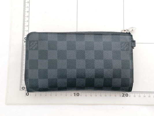 LOUIS VUITTON Damier Graffit Vuitton Zippy Dragonne Damier Graffit M60379 CA3210 Wallet