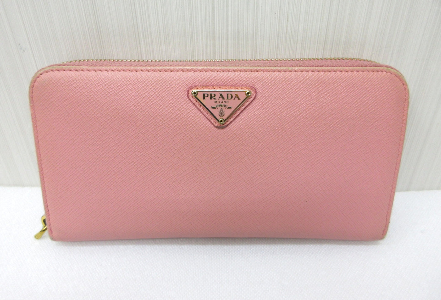 PRADA Prada Saffiano Leather Triangle Plate Pink Round Long Wallet Wallet