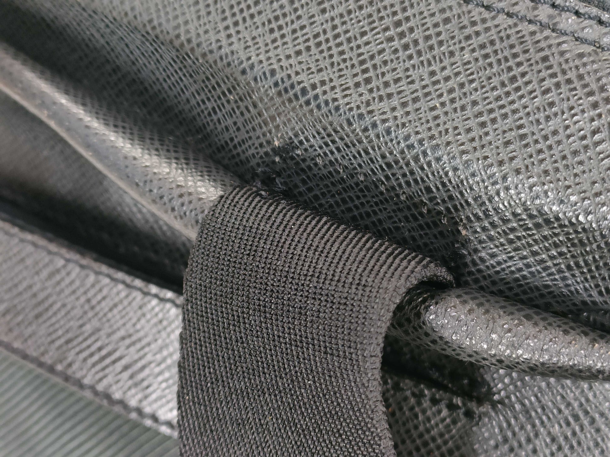 LOUIS VUITTON Taiga Vuitton Beluga M30912 Taiga Shoulder Bag Shoulder Bag