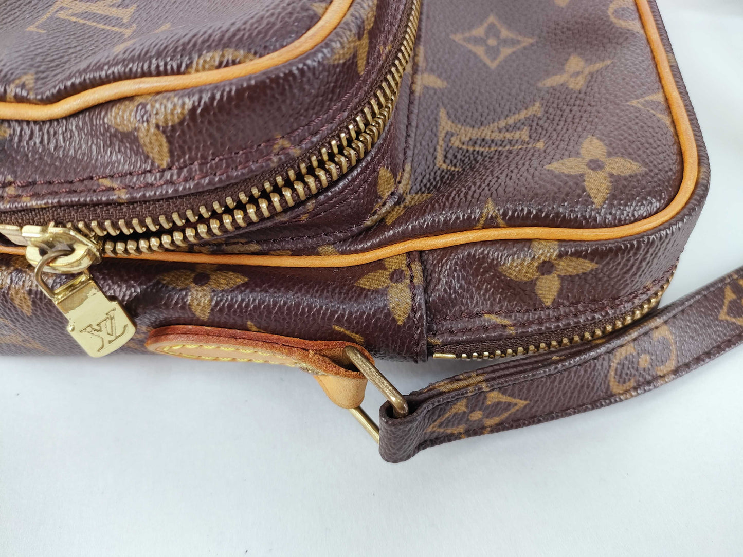 LOUIS VUITTON Monogram Vuitton Monogram Amazon M45236 TH0073 Shoulder Bag
