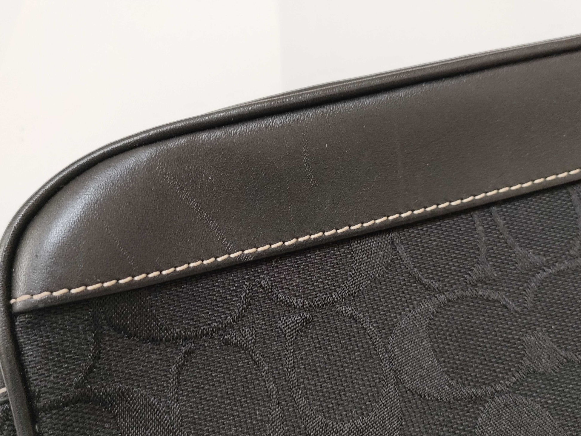 COACH Signature Coach Accessory Pouch 3-Piece Set Bag