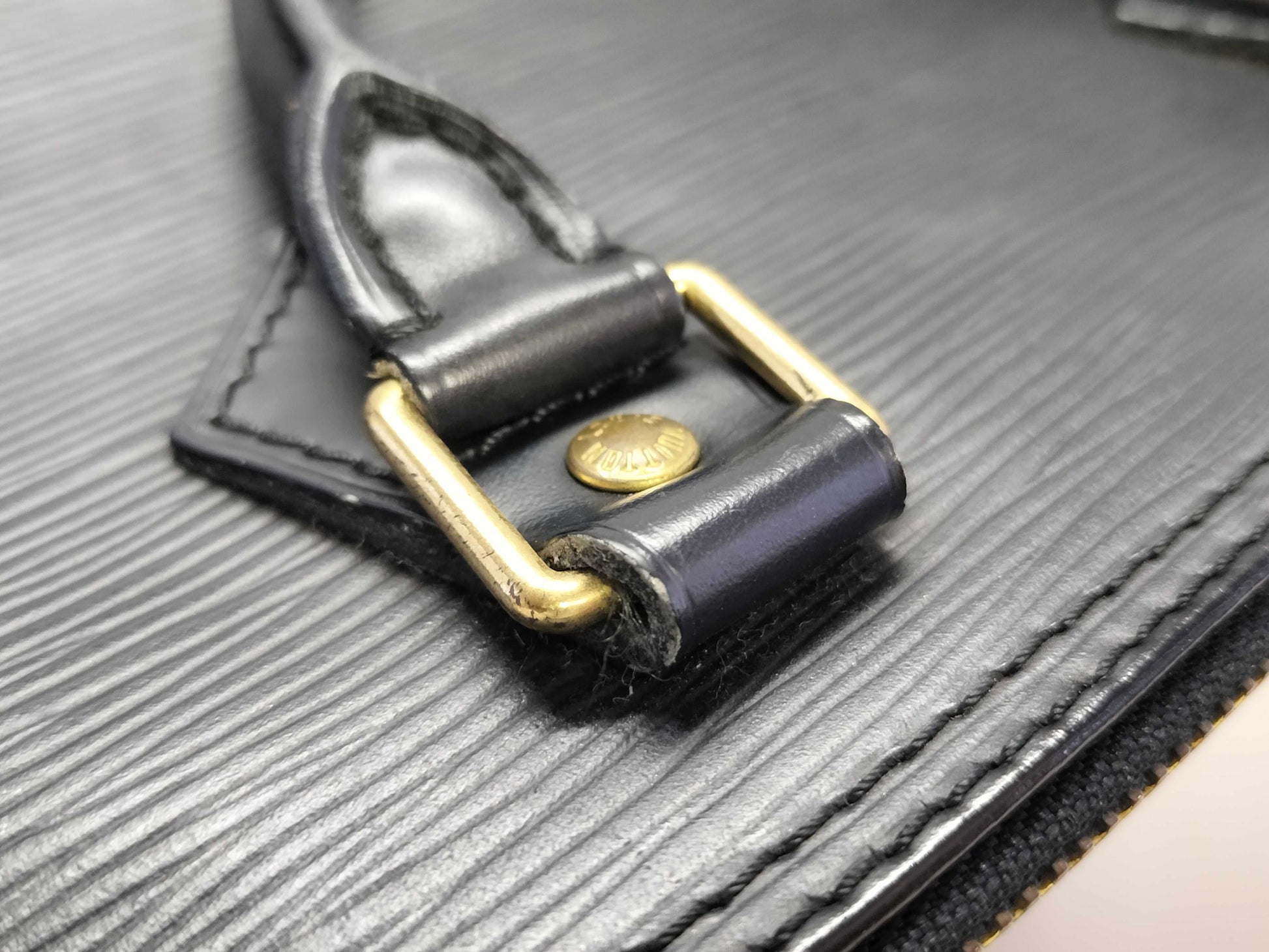 LOUIS VUITTON Epi Noir Alma M52142 Handbag