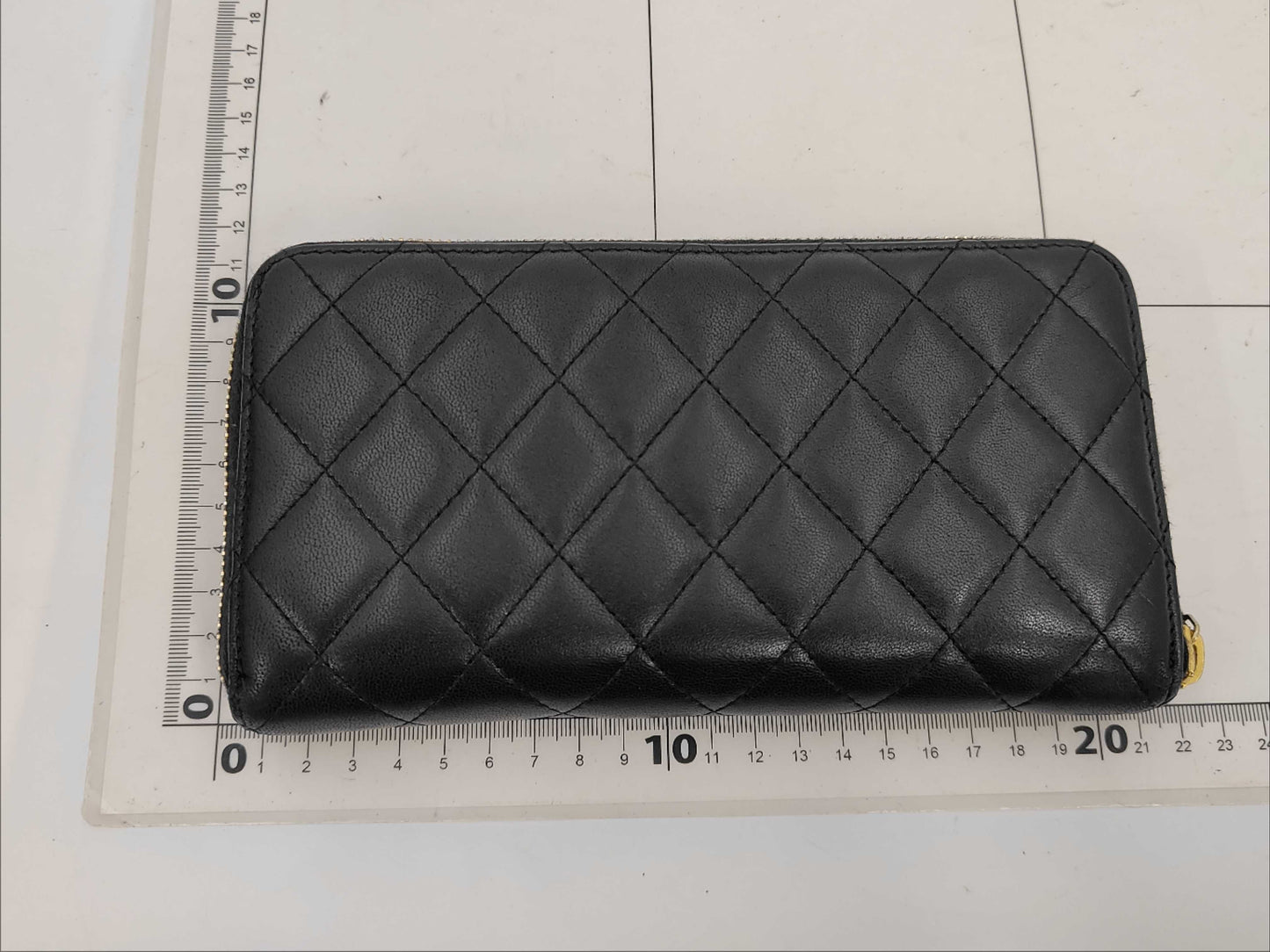 CHANEL Matlasse Round Zipper Long Wallet Wallet