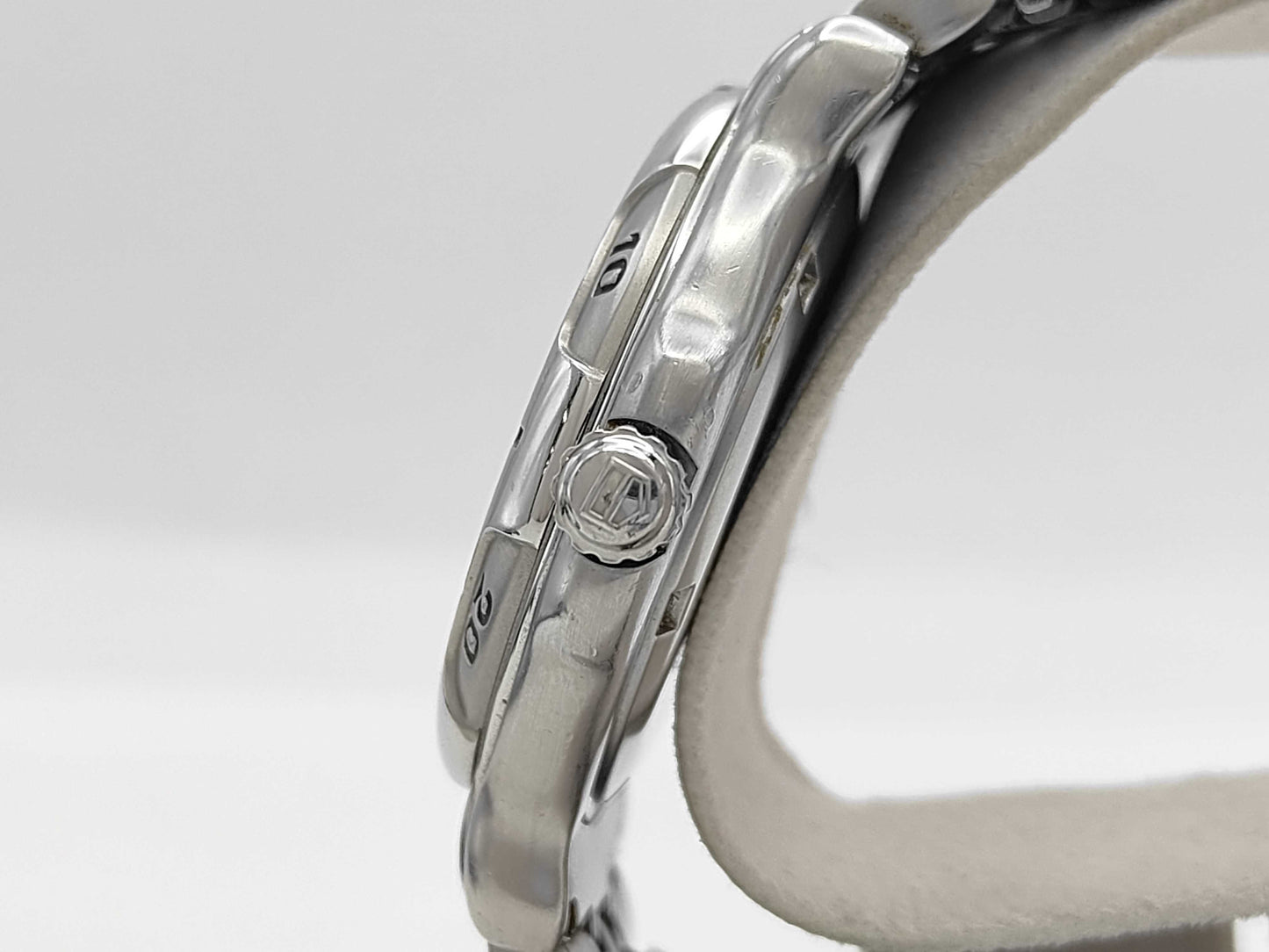 TAG Heuer WH1112-K1 N22113 Quartz Grey Dial Men's Watch