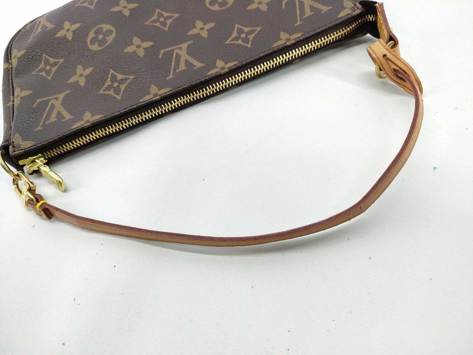 LOUIS VUITTON Monogram Louis Vuitton Monogram Pochette Accessoir M51980 Handbag