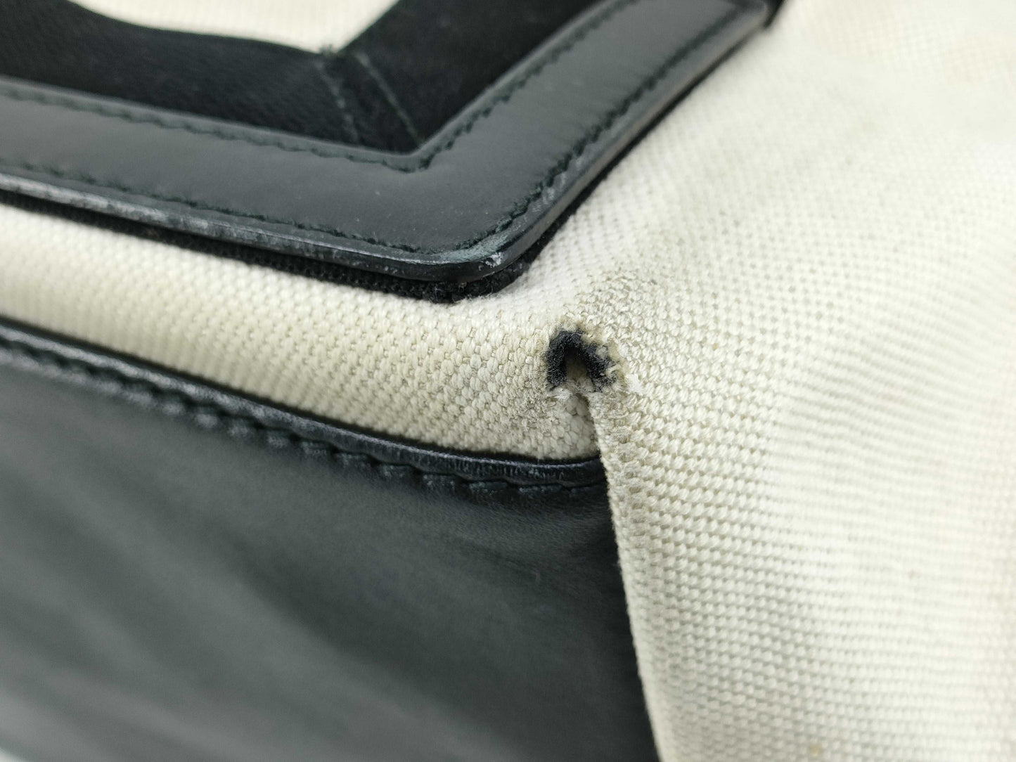 BALENCIAGA Navy Bath 339933 Included: Pouch and Bag