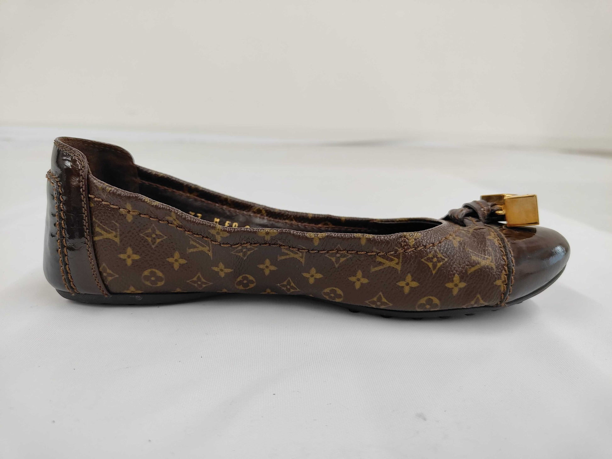 LOUIS VUITTON Vuitton Monogram Pumps 37 Pumps