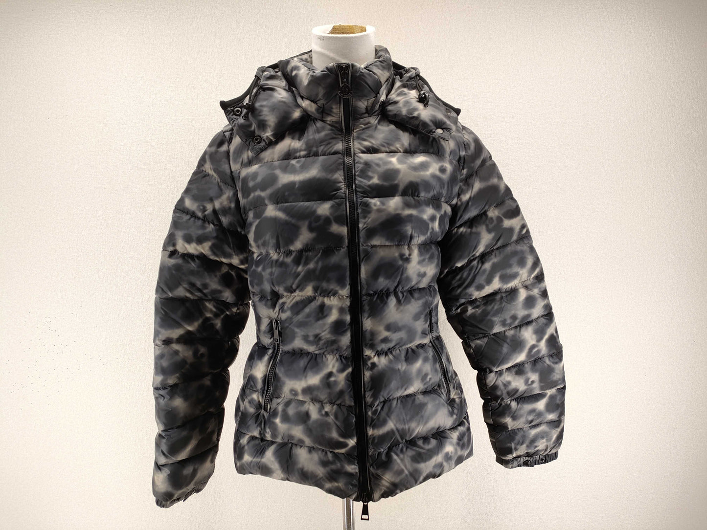 MONCLER Moncler Down Jacket MENSY #4 Nylon Marble Grey #4 Jacket