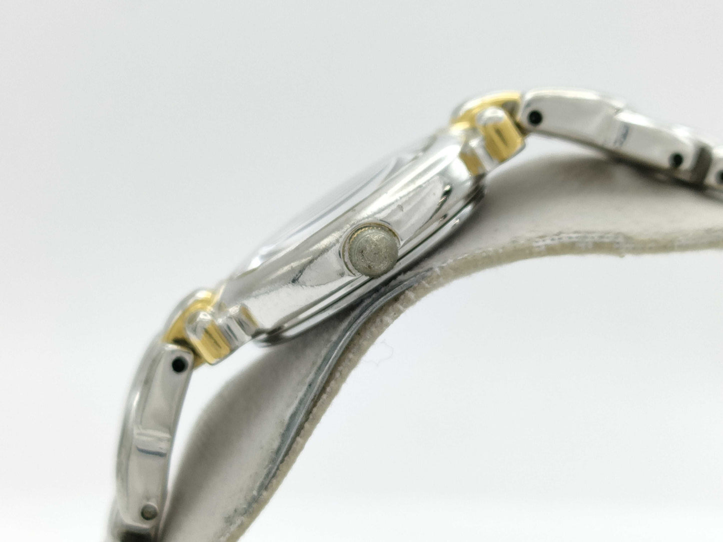 SEIKO 1F20-0K20 2D1982 Quartz Women's Watch