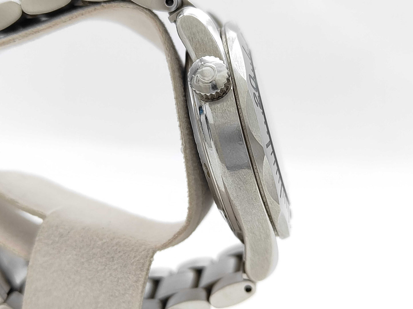 OMEGA 2263.80 90256507 Quartz Men's Watch