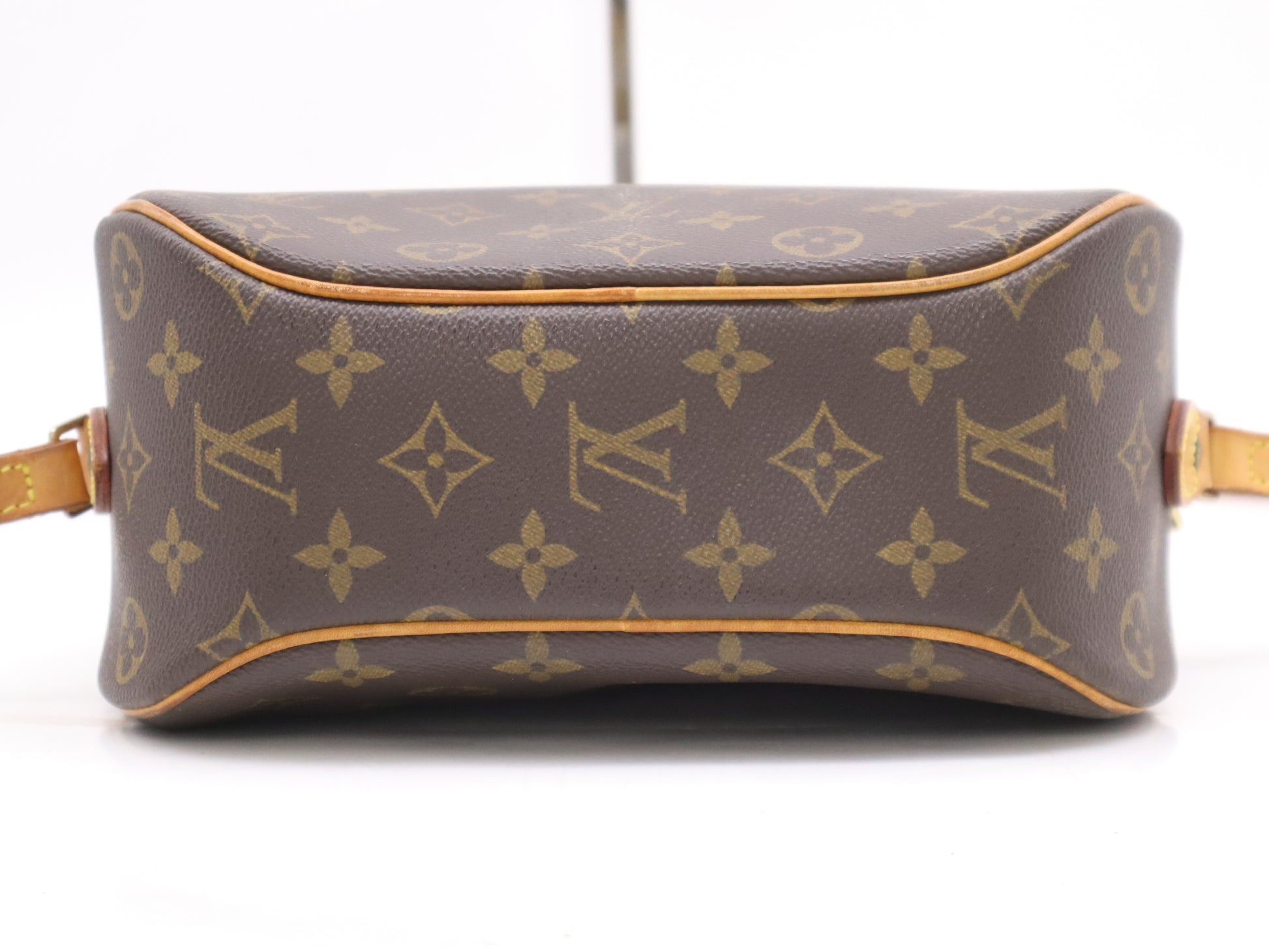 LOUIS VUITTON M51221 Monogram Blois Shoulder Bag