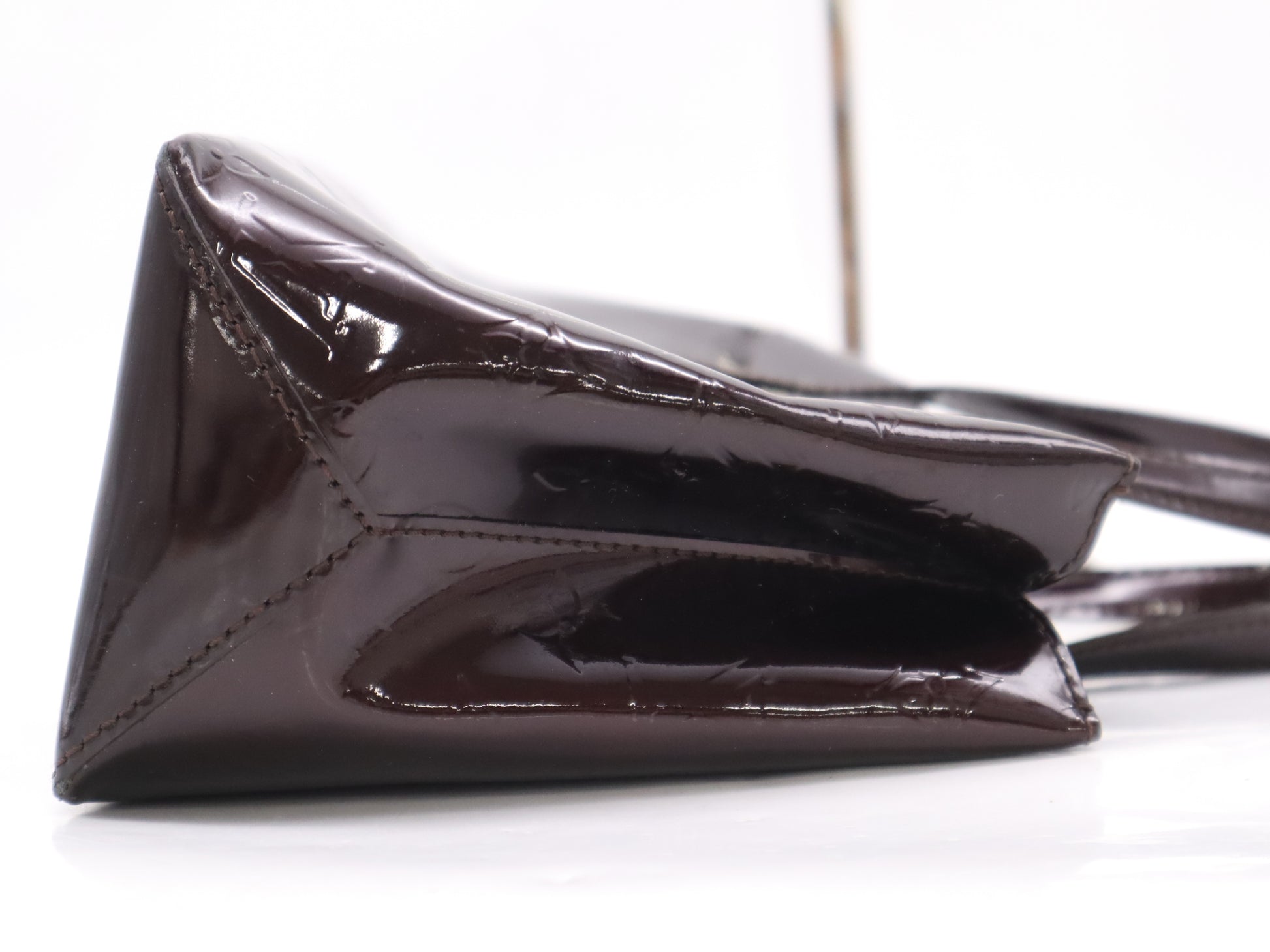 LOUIS VUITTON M93641 Verni Wilshire PM Amarant Handbag