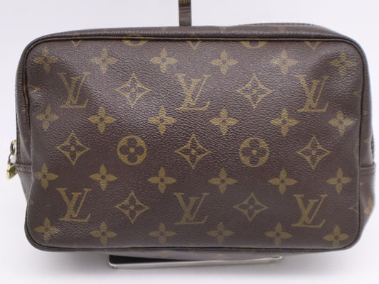 LOUIS VUITTON M47524 Monogram Truss Toilette 23 Pouch