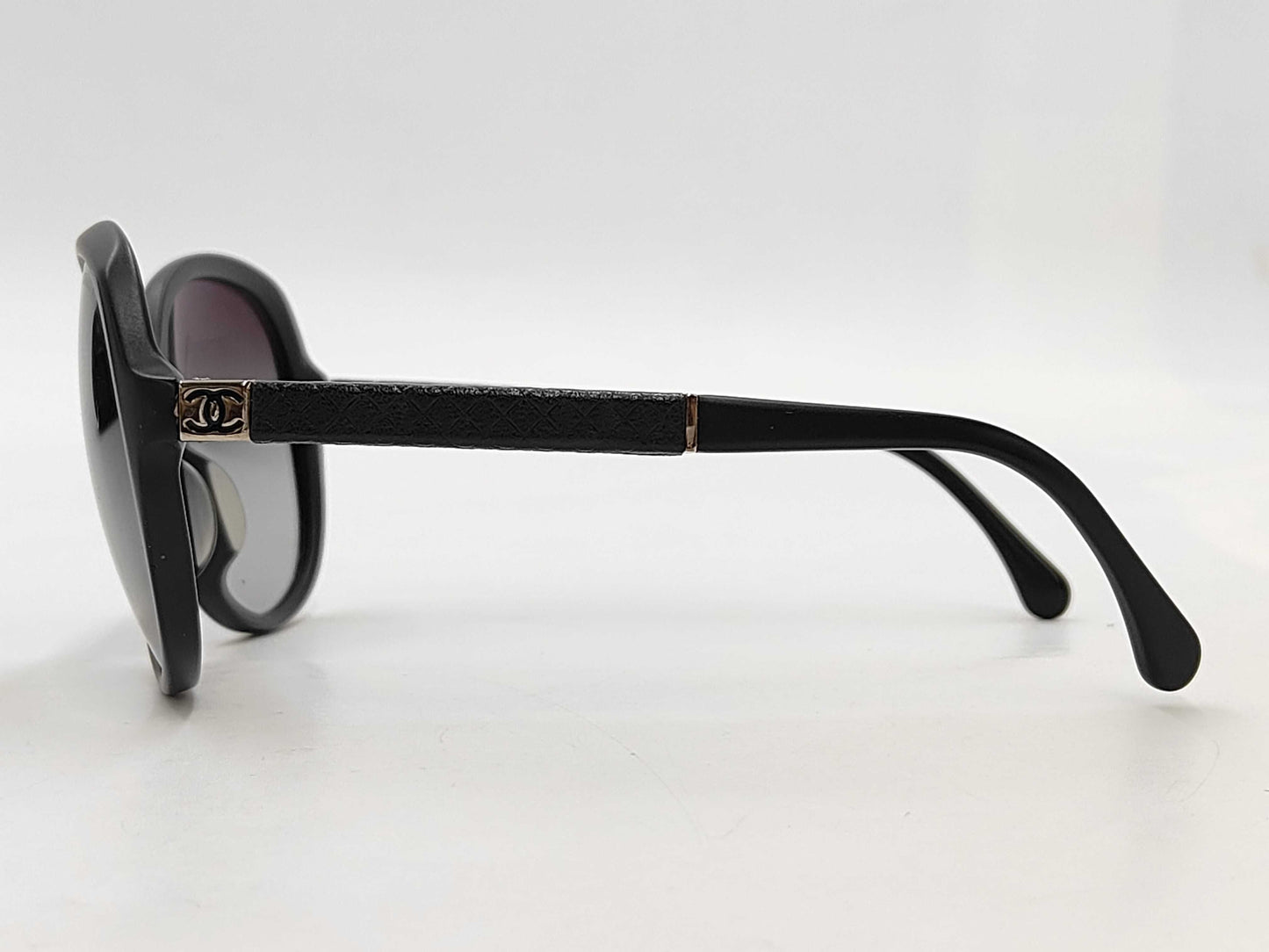  CHANEL 5232A40935 Plastic Sunglasses Matelasse Black with Guarantee Card, Case, and Box AC9251081 Sunglasses/Eyewear