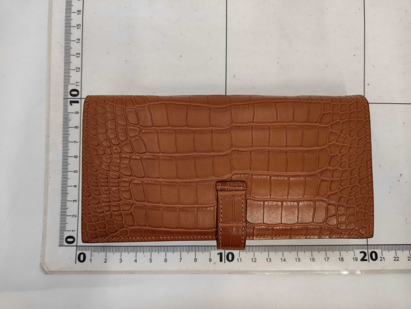HERMES Bearn soufflet long wallet, crocodile, matte alligator leather, U stamp, gold hardware, brown wallet