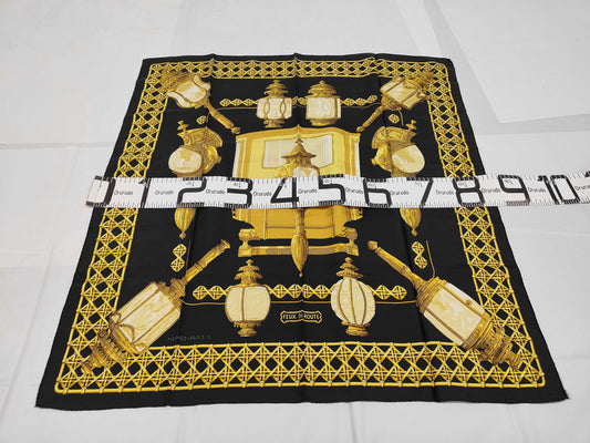 HERMES Silk Carré 90 FEUX DE ROUTE Carriage Lantern Black Yellow Scarf