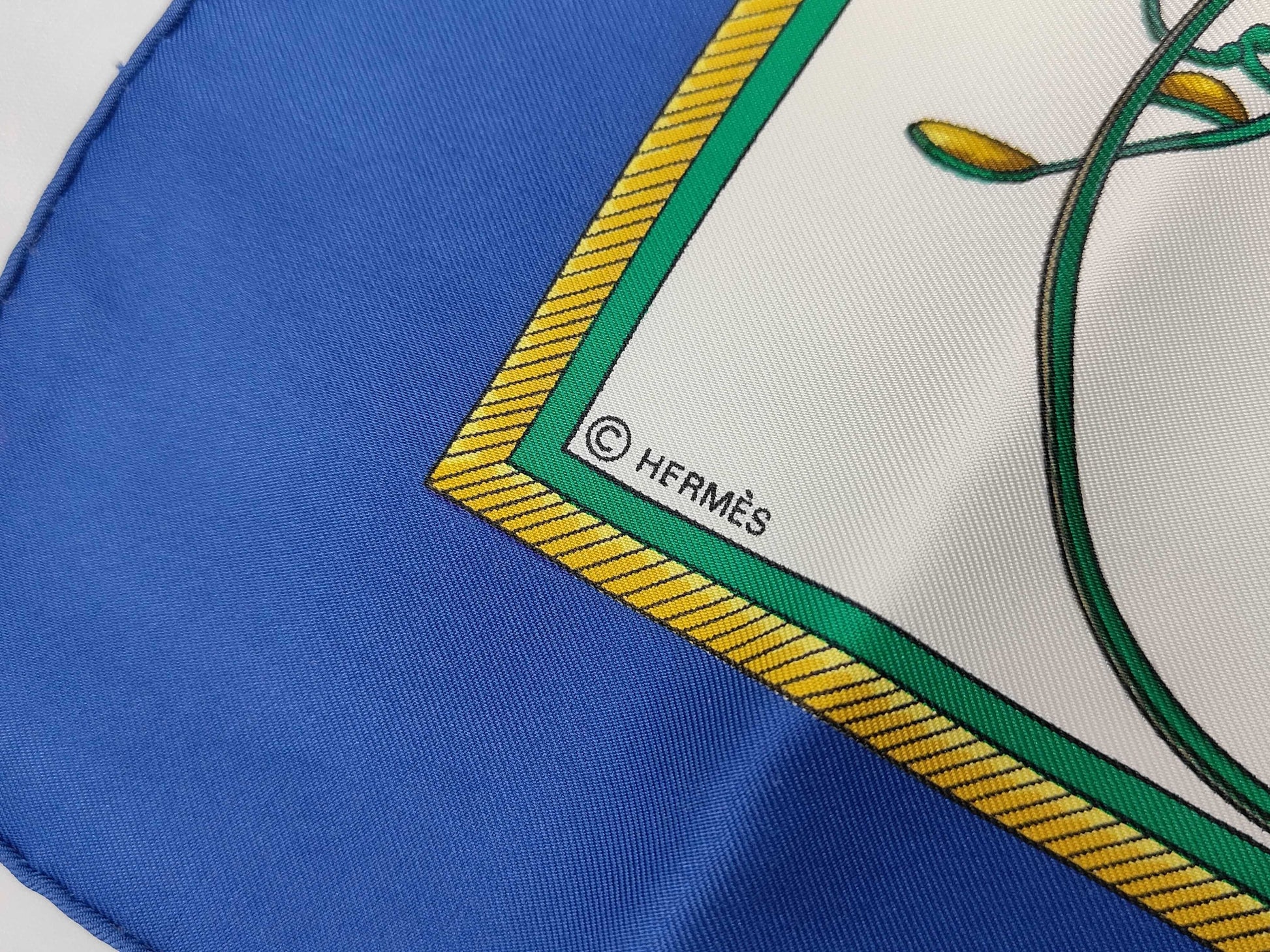 HERMES Silk Carré 90 "Les Voitures a Transformation" Folding Carriage Blue Multicolor Scarf