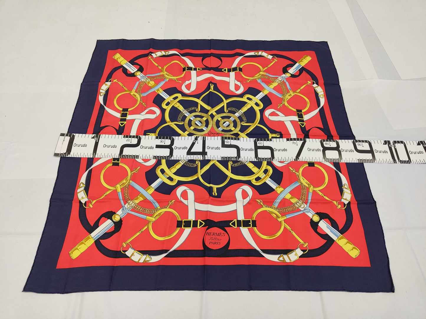 HERMES Silk Carré 90 Eperon dor Golden Spur Red Yellow Black Scarf