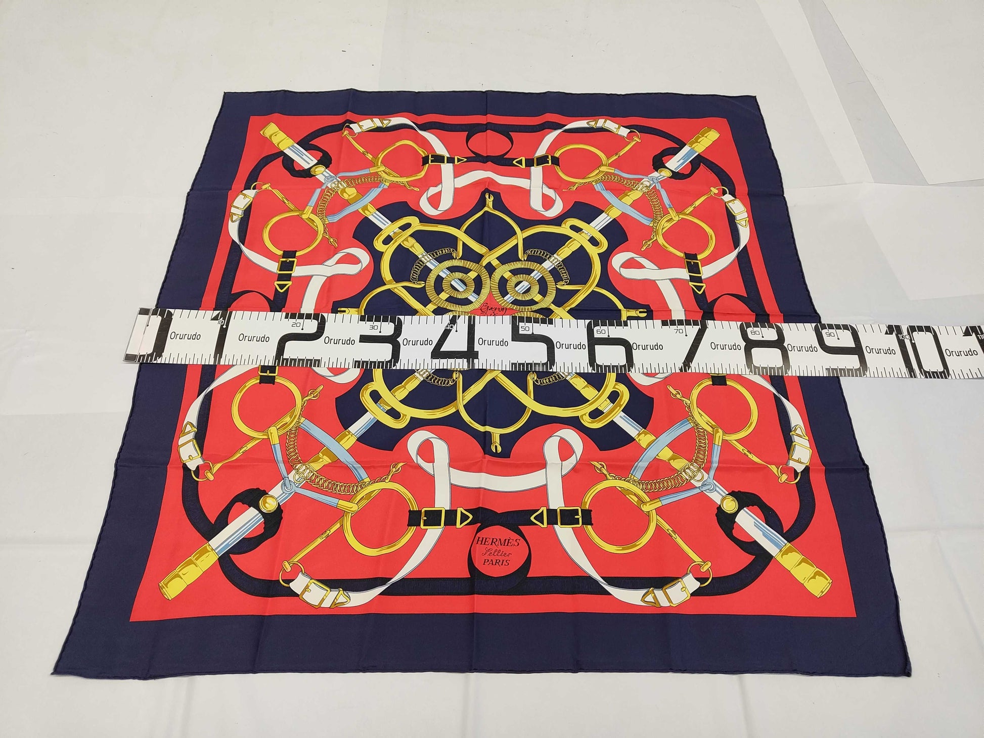 HERMES Silk Carré 90 Eperon dor Golden Spur Red Yellow Black Scarf