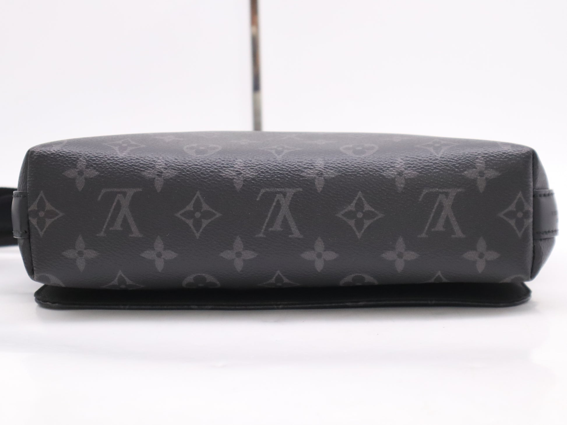 LOUIS VUITTON M44000 Eclipse District PM NM Shoulder Bag with Dust Bag