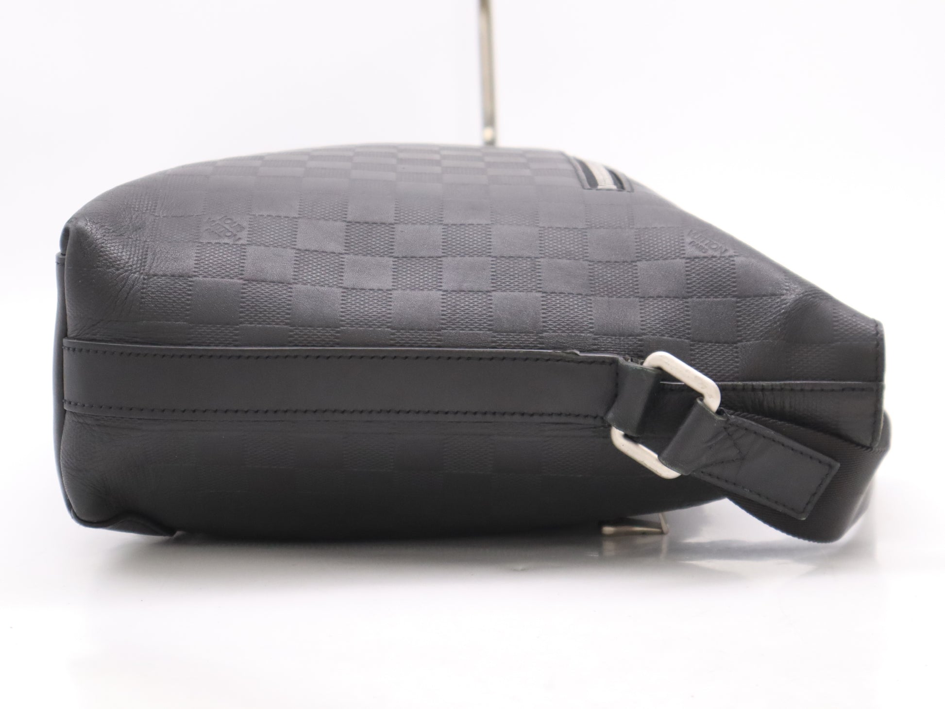 LOUIS VUITTON N42417? Damier Infini Discovery Messenger MM Onyx Shoulder Bag
