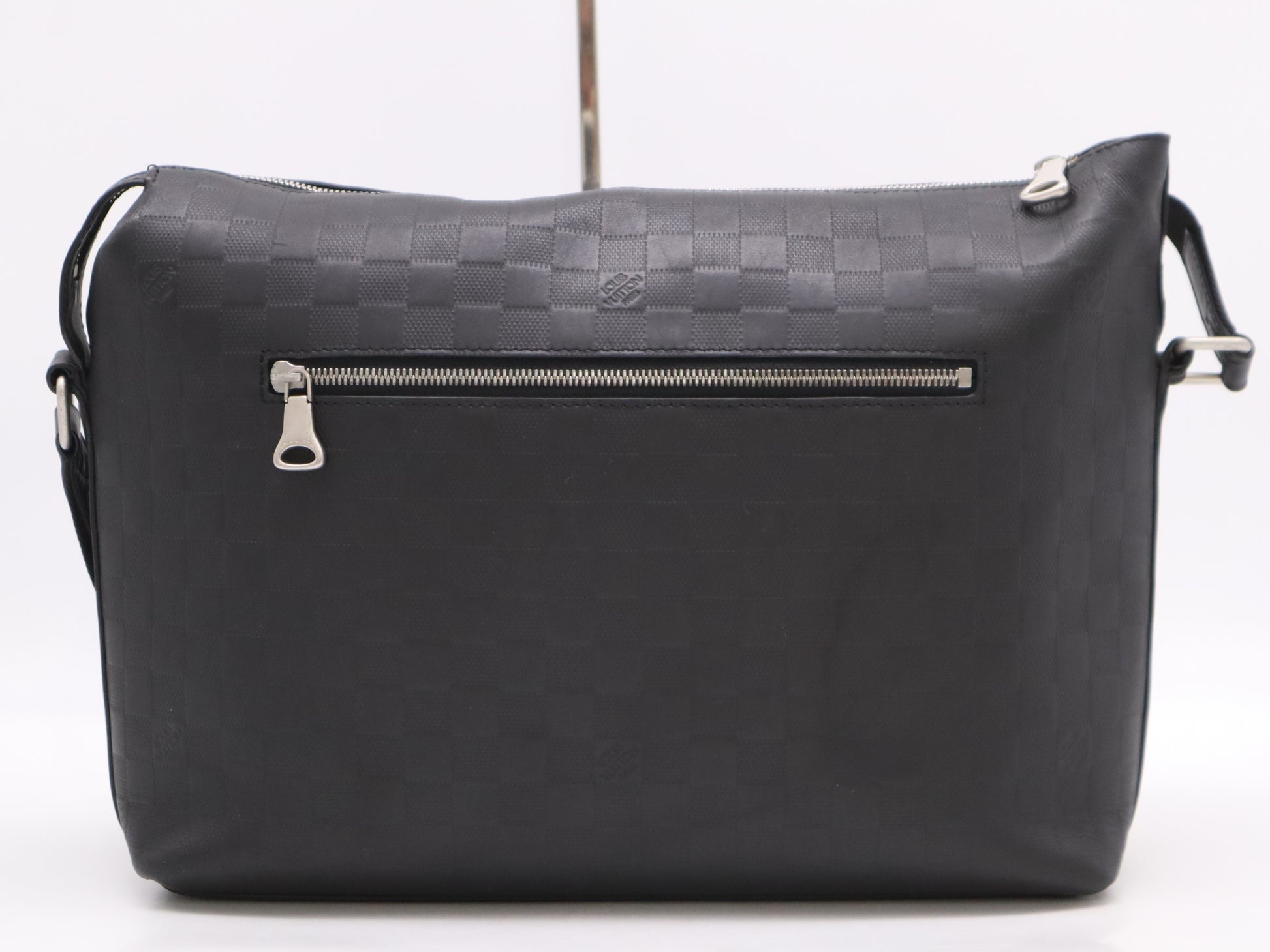 LOUIS VUITTON N42417? Damier Infini Discovery Messenger MM Onyx Shoulder Bag