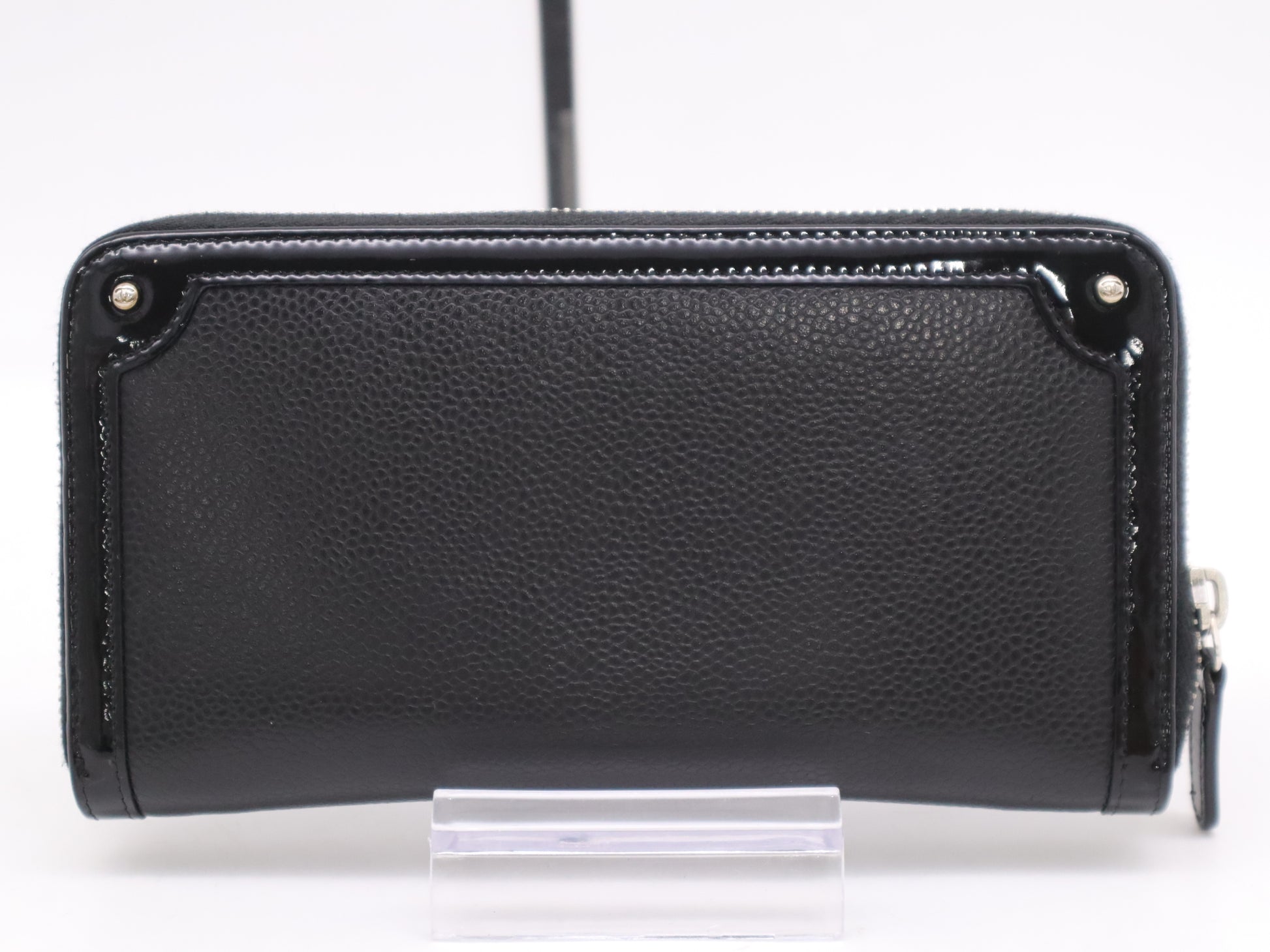 CHANEL Caviar Skin Round Zipper Black with Storage Bag & Box Card Seal 22133319 Wallet