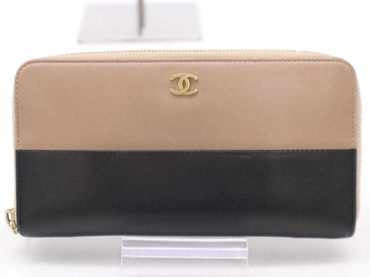 CHANEL Leather Round Zipper Long Wallet Black Beige Seal 22757764 Wallet