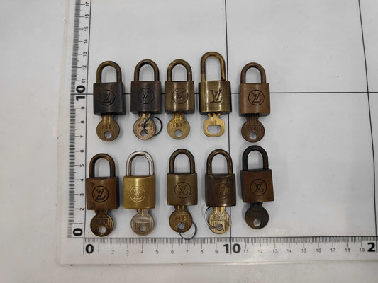 LOUIS VUITTON Cadena Key Set of 10 Other Accessories