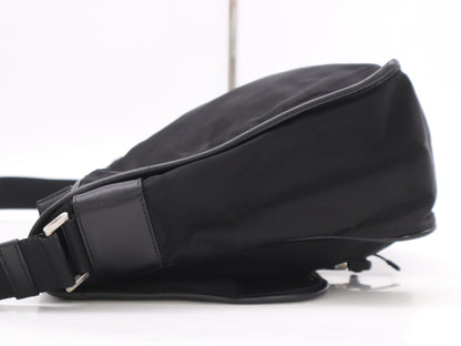 PRADA V167 Nylon x Leather Triangle Logo Messenger Bag Black Shoulder Bag