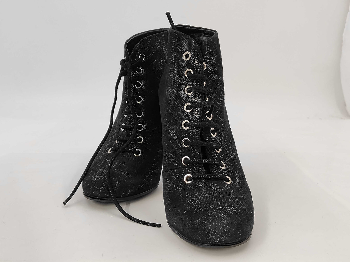 CHANEL Pearl-embellished short boots in black leather, size 37, with box and dust bag. Other shoes.