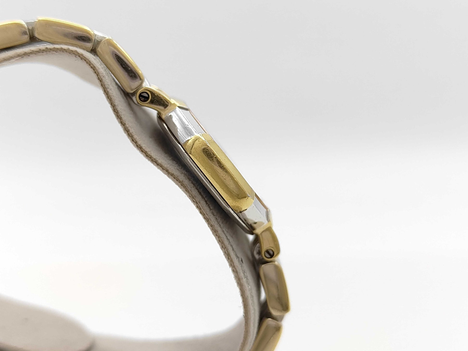 Yves Saint Laurent 2200-241762YO 670009 Quartz Women's Watch