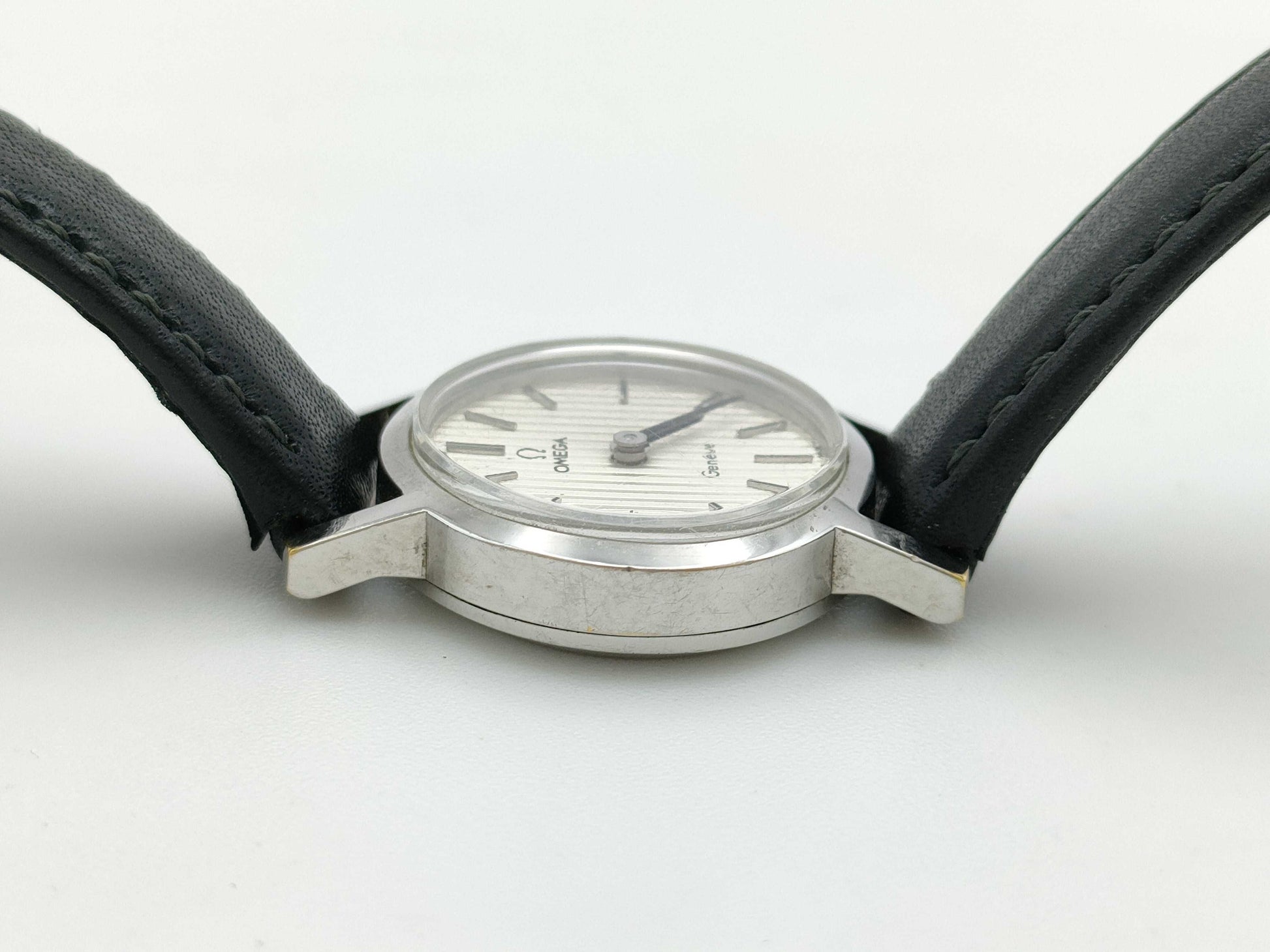 OMEGA Geneva Oval Hand-Wound Women's Watch