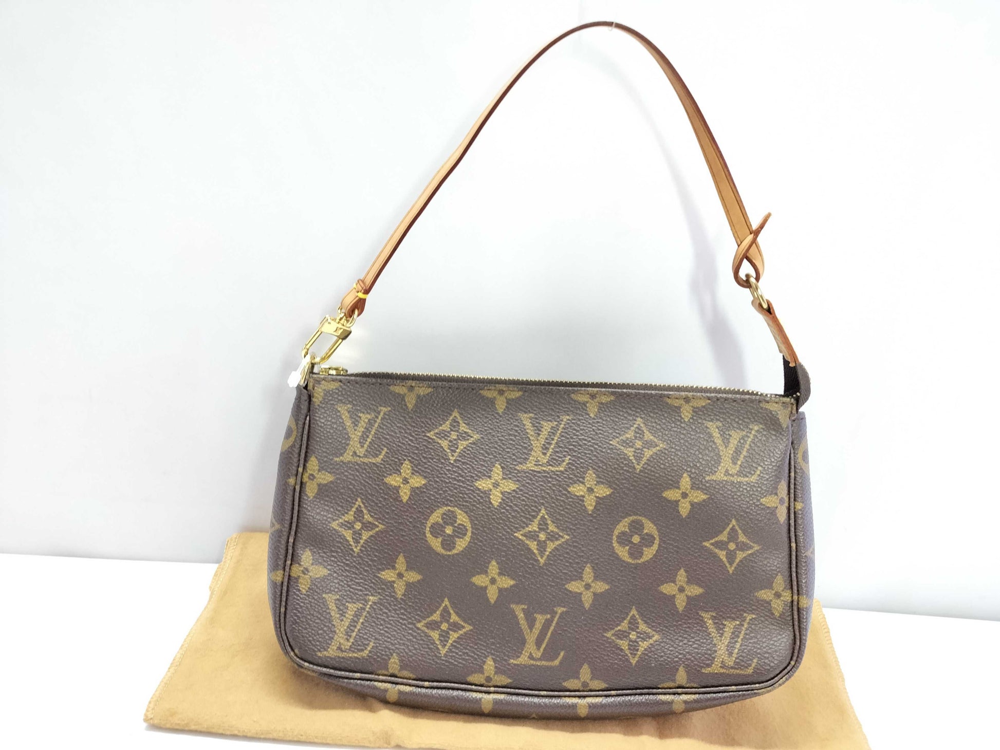 LOUIS VUITTON Monogram LV Accessory Pouch Pouch