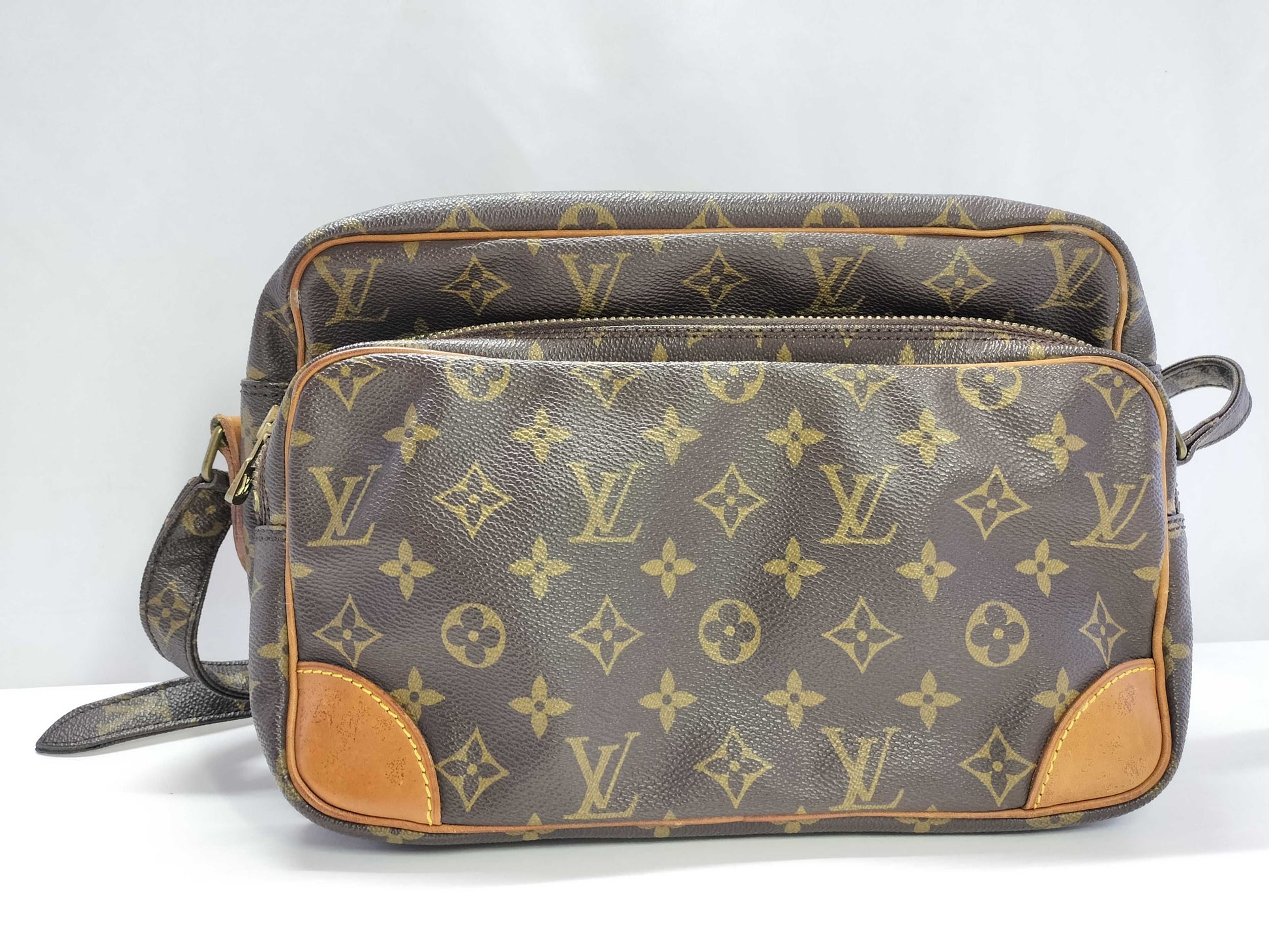 LOUIS VUITTON Monogram LV Nile Shoulder Bag