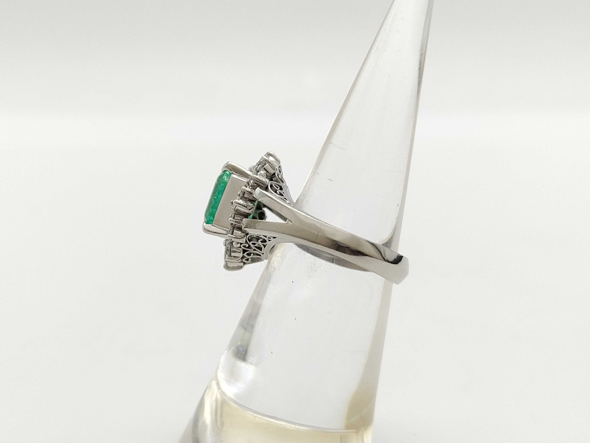 E3.07ct D0.48ct Pt900 7.3g Ring 