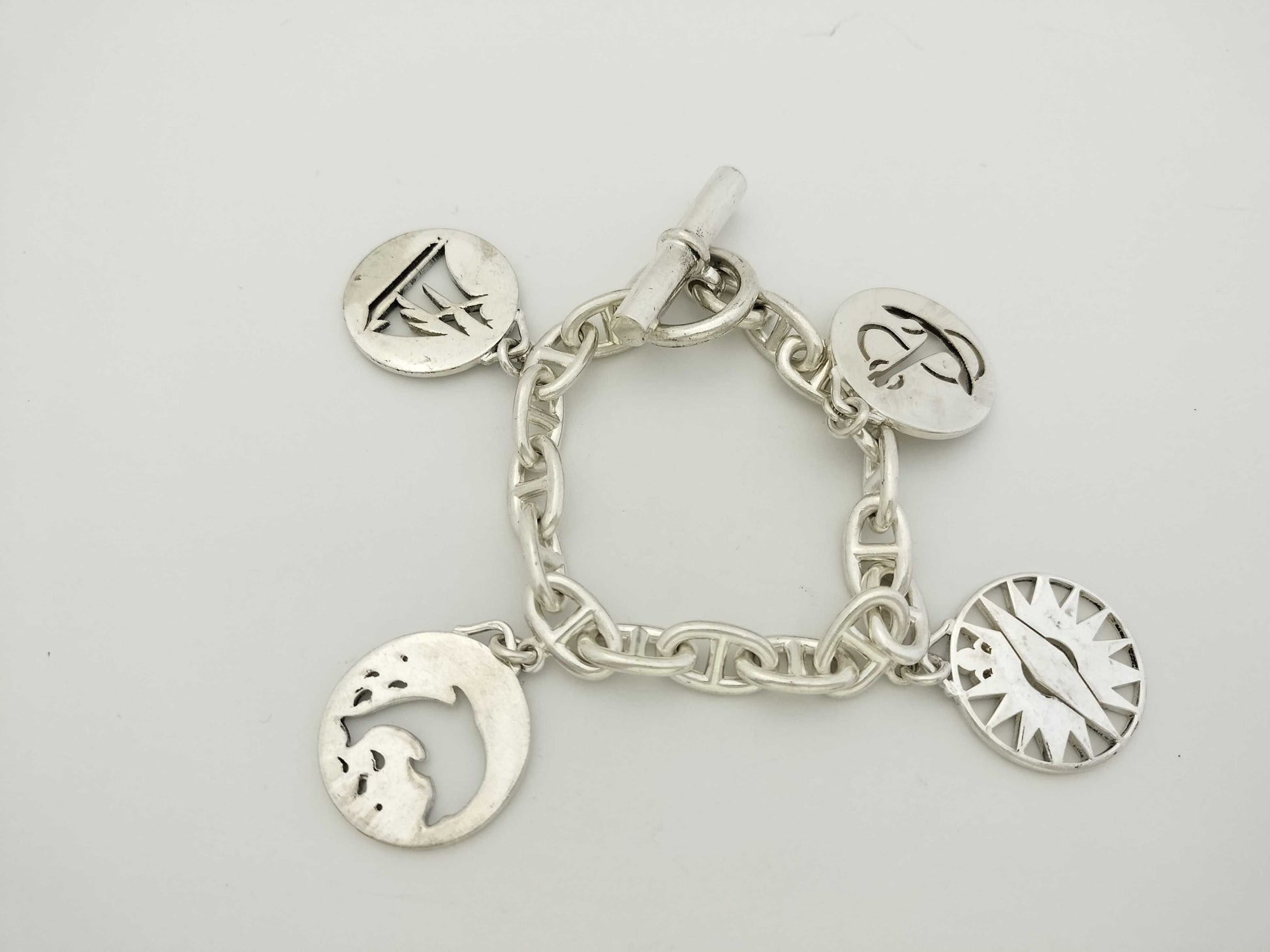 HERMES Schone Dunkle 4 Charms Cursive 16 Frames 79.8g Bracelet Bangle