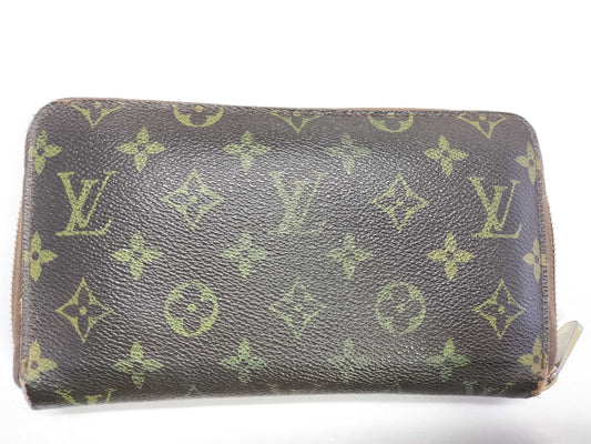 LOUIS VUITTON Monogram Vuitton Monogram Zippy Organizer Wallet