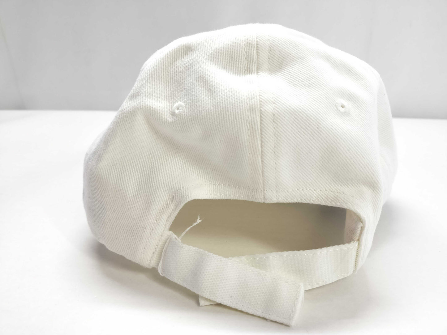 BALENCIAGA Base Pole Cap White Other Apparel