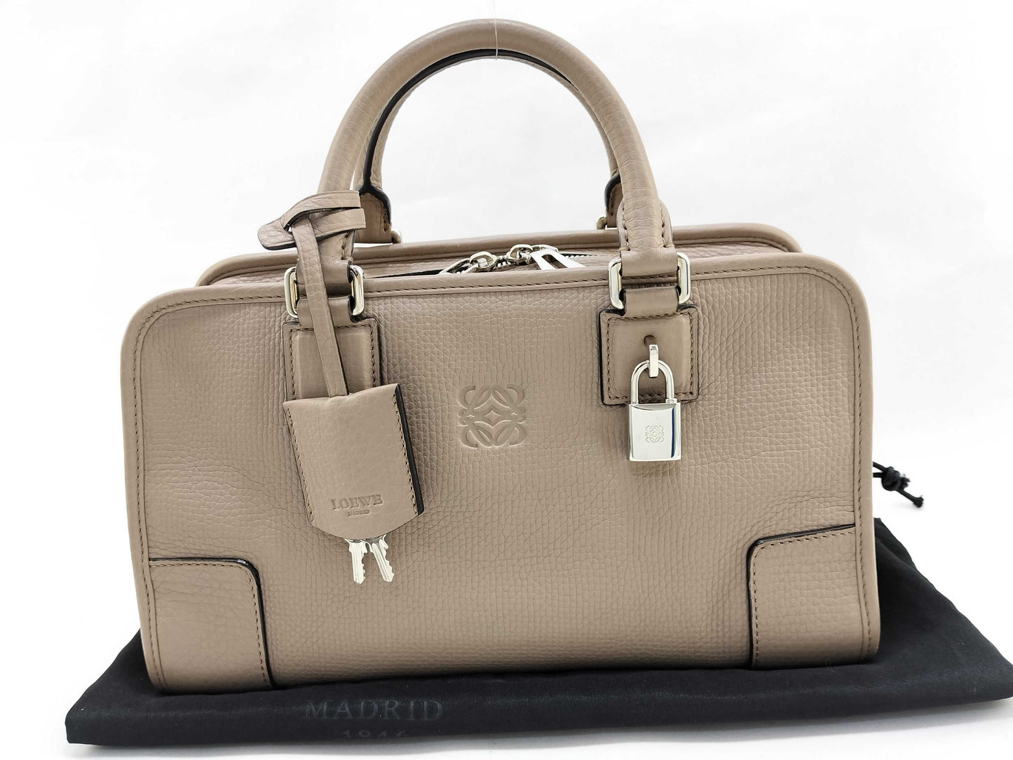 LOEWE Amazona 28 Beige Handbag