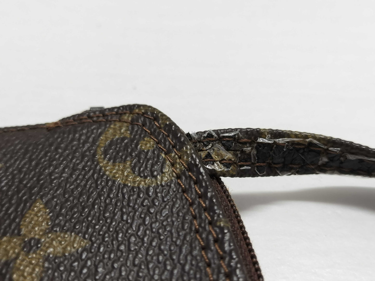 LOUIS VUITTON Monogram Vuitton Monogram Pochette Shoulder Bag