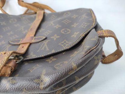 LOUIS VUITTON Monogram Saumur 30 M42256 Shoulder Bag