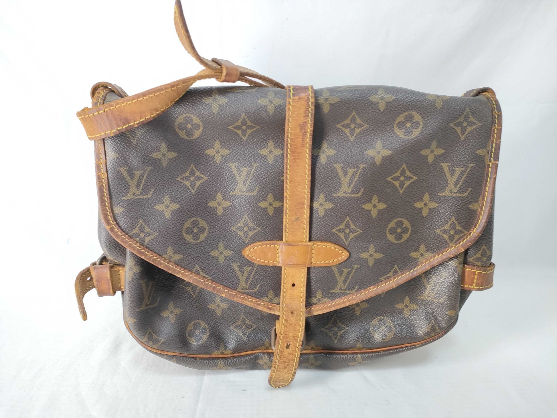 LOUIS VUITTON Monogram Saumur 30 M42256 Shoulder Bag