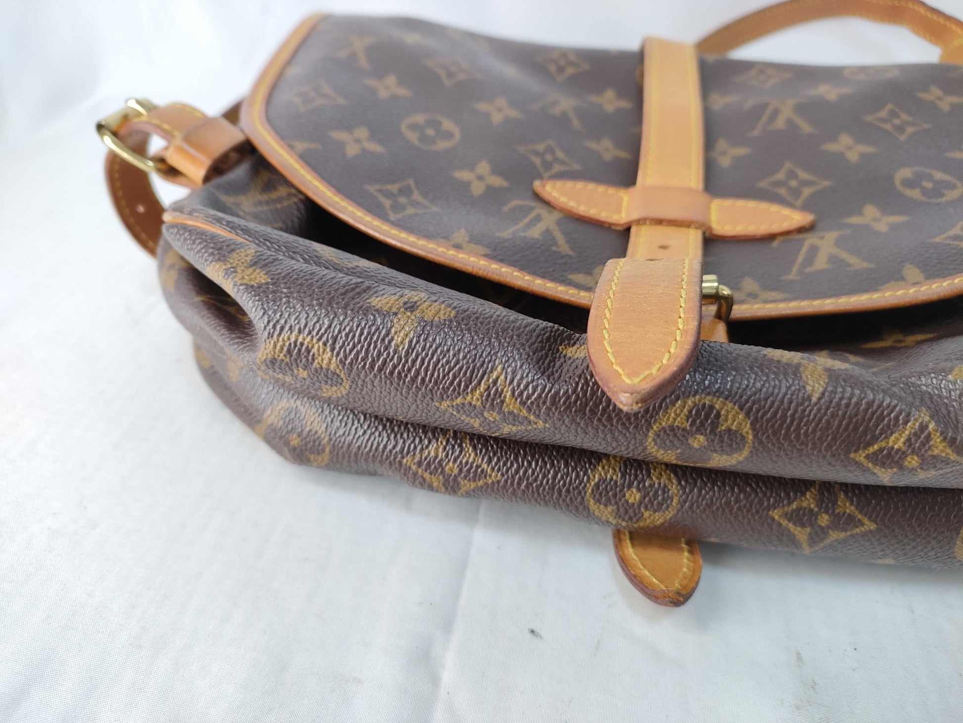 LOUIS VUITTON Monogram Saumur 30 M42257 Shoulder Bag
