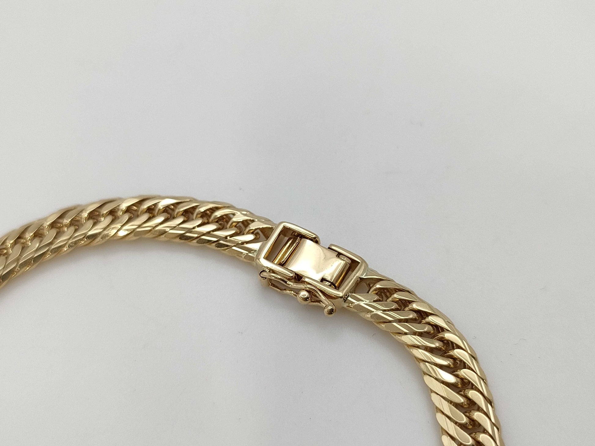 Kihei 14-Sided Triple K18 24.9g Bracelet Bangle 